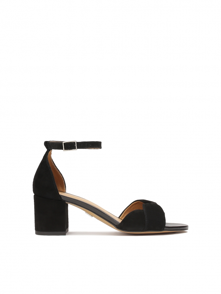 Czarne zamszowe sandały z pełną piętą