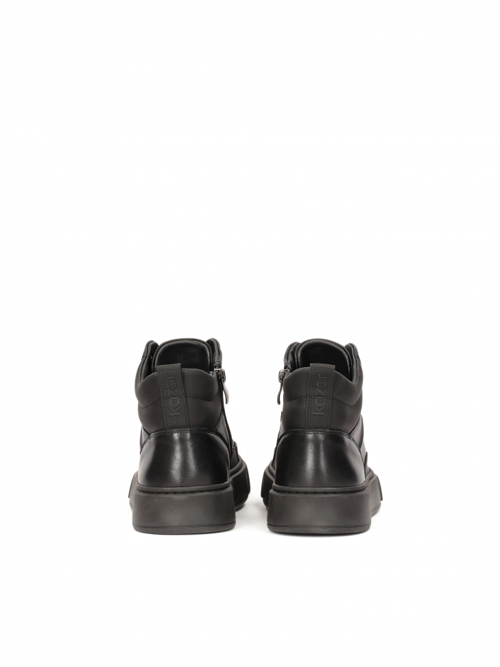 Modne sneakersy z wysoką cholewką