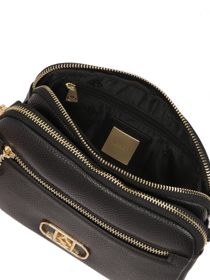 Mała czarna torebka na długim pasku