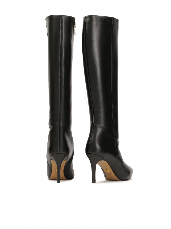 Kozaki z gładkiej skóry na szpilce