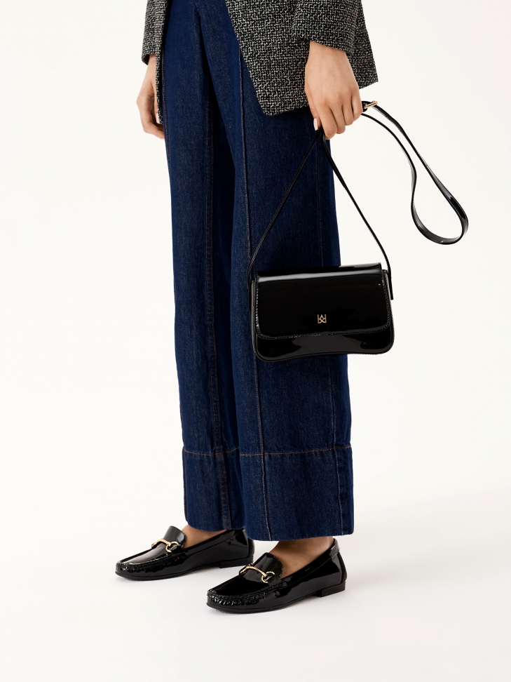 Lakierowane czarne mokasyny damskie