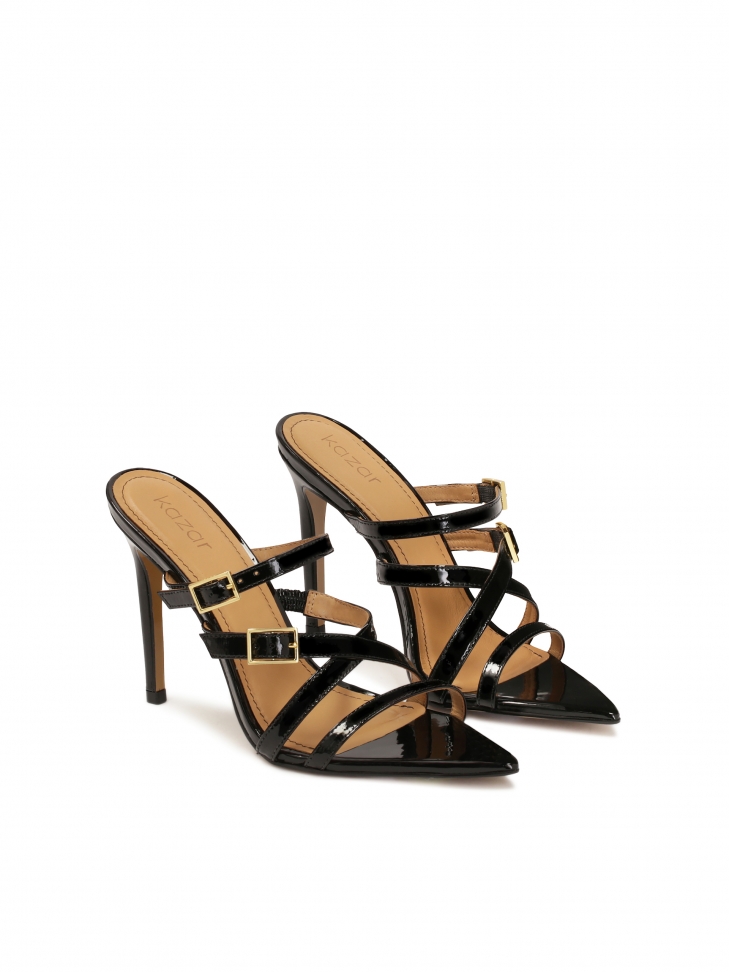 Lakierowane klapki ze spiczastymi noskami