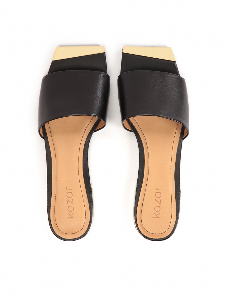 Czarne klapki ze skóry z błyszczącym obcasem