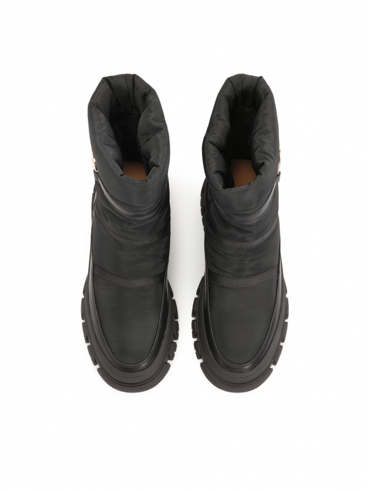 Czarne śniegowce z monogramem