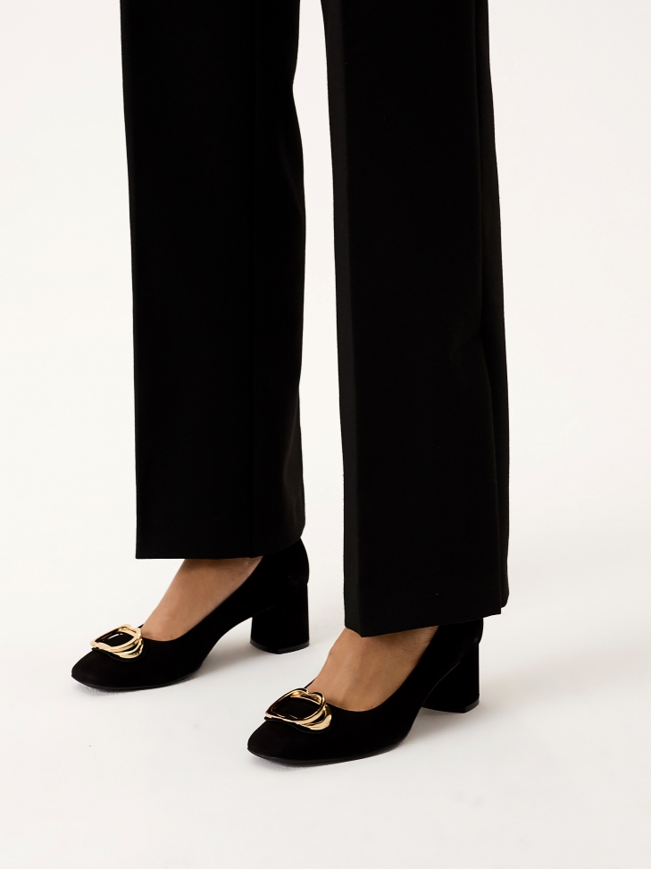 Nubukowe czółenka na szerokim obcasie