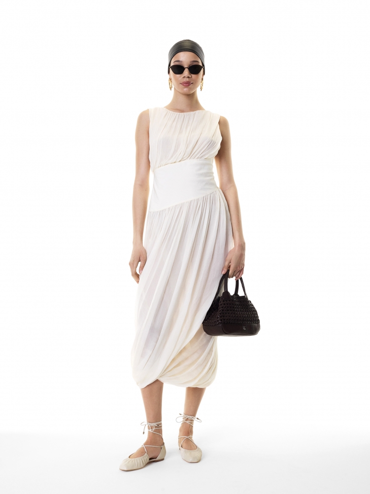 Czarne okulary przeciwsłoneczne z metalową oprawką