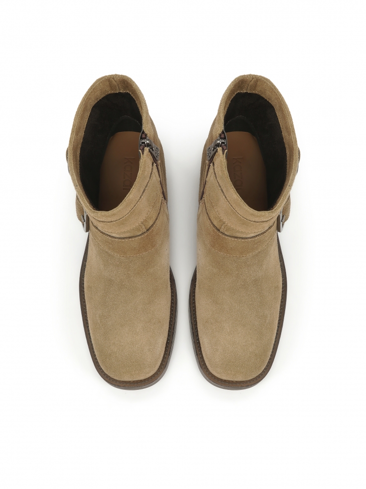 Zamszowe botki ze sprzączkami