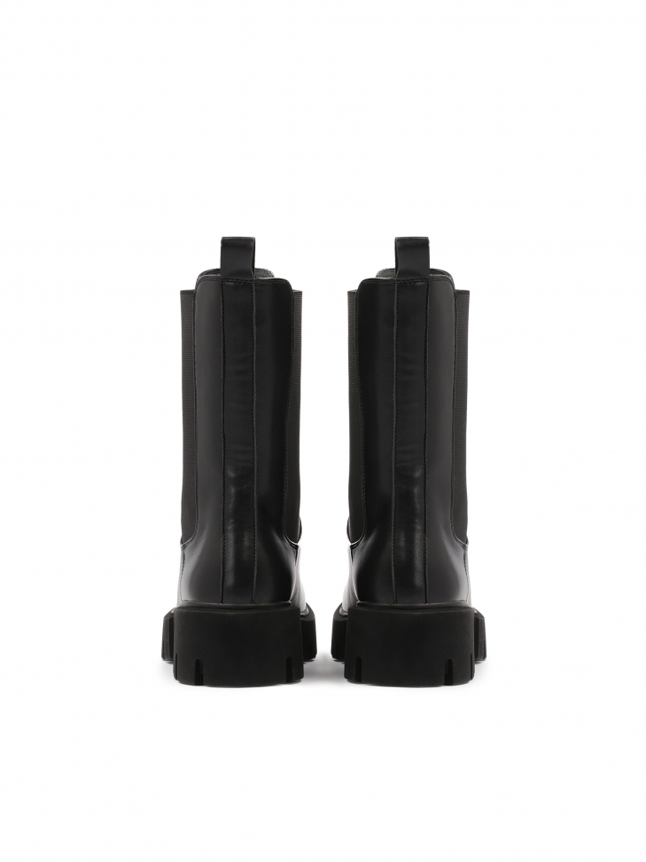 Botki typu chelsea z grubą podeszwą i wsuwaną cholewką