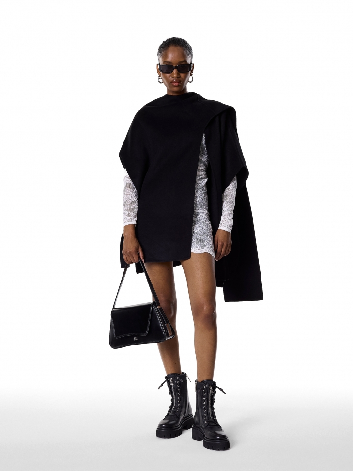 Czarne trzewiki z wysoką cholewką na trepowej podeszwie