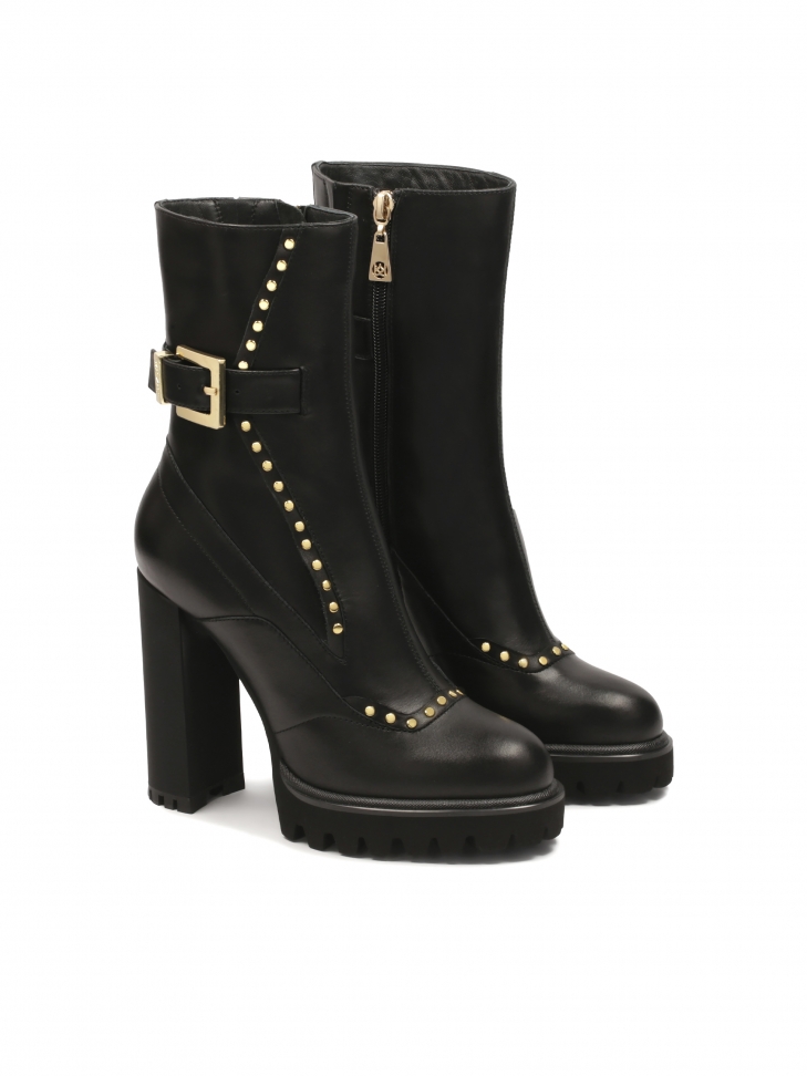 Czarne botki z oągłymi otymi nitami