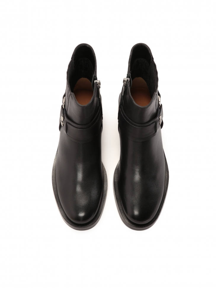 Skórzane botki w kowbojskim stylu