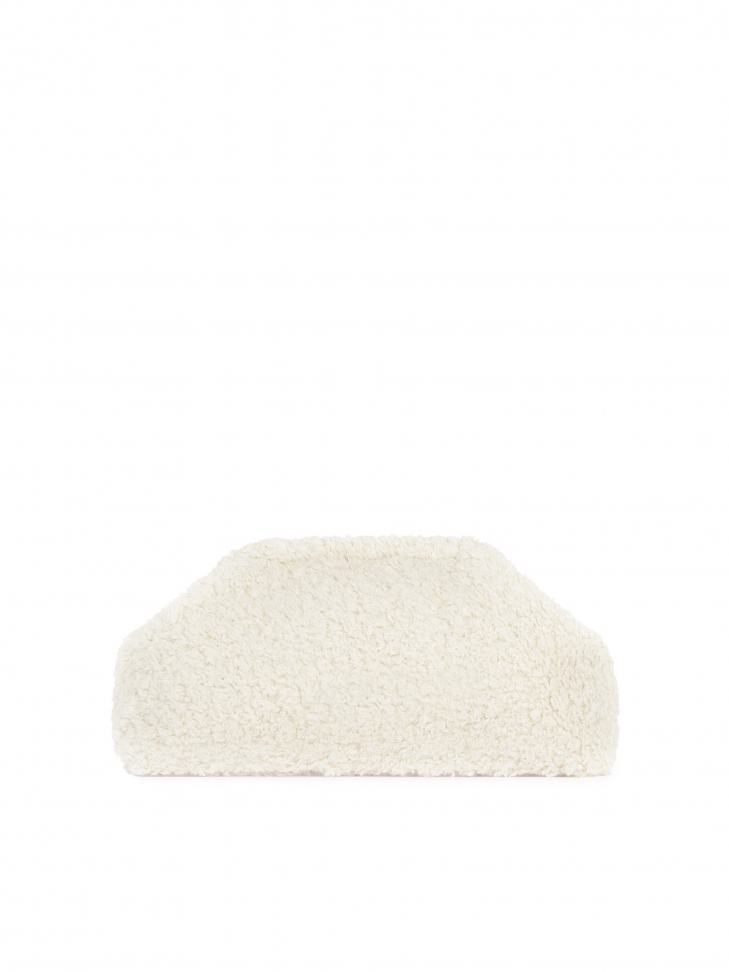 Futrzana kopertówka w jasnym kolorze