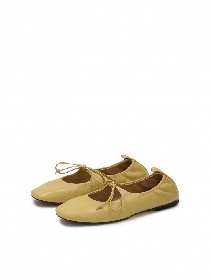 Wiązane baleriny z naturalnej skóry