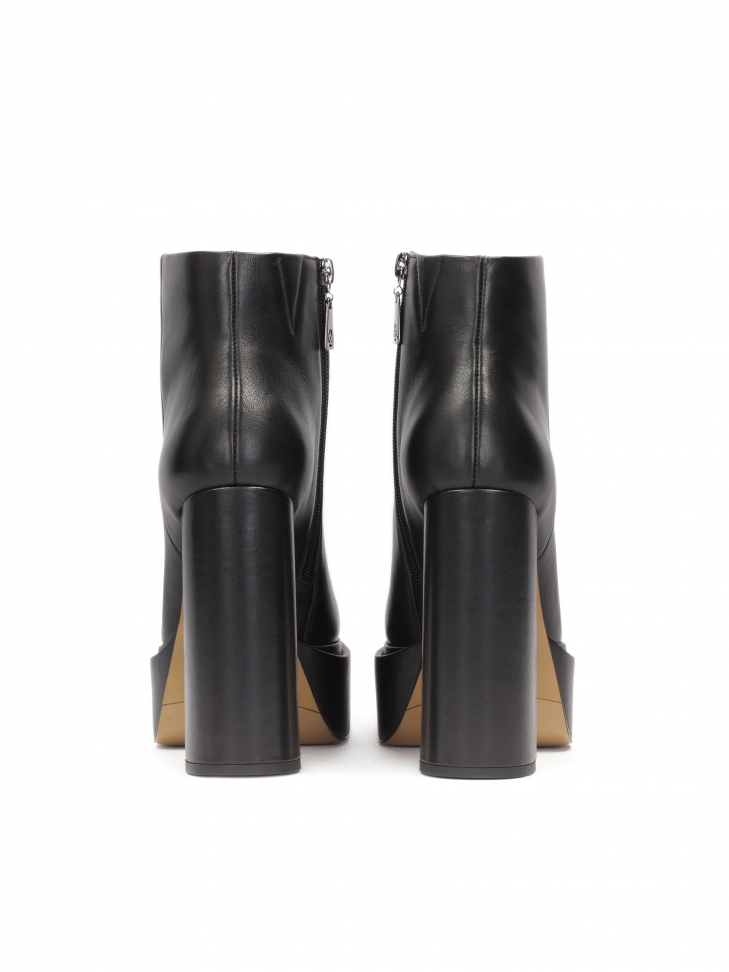 Czarne skórzane botki na wysokiej platformie i obcasie