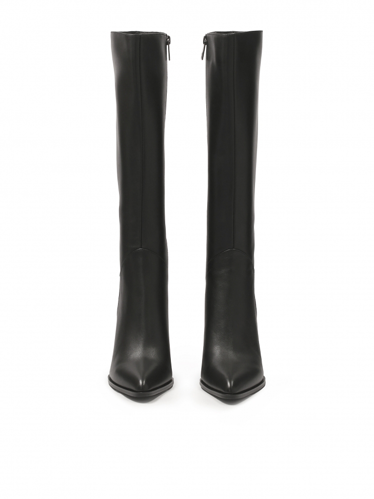 Minimalistyczne czarne kozaki z miękkiej skóry