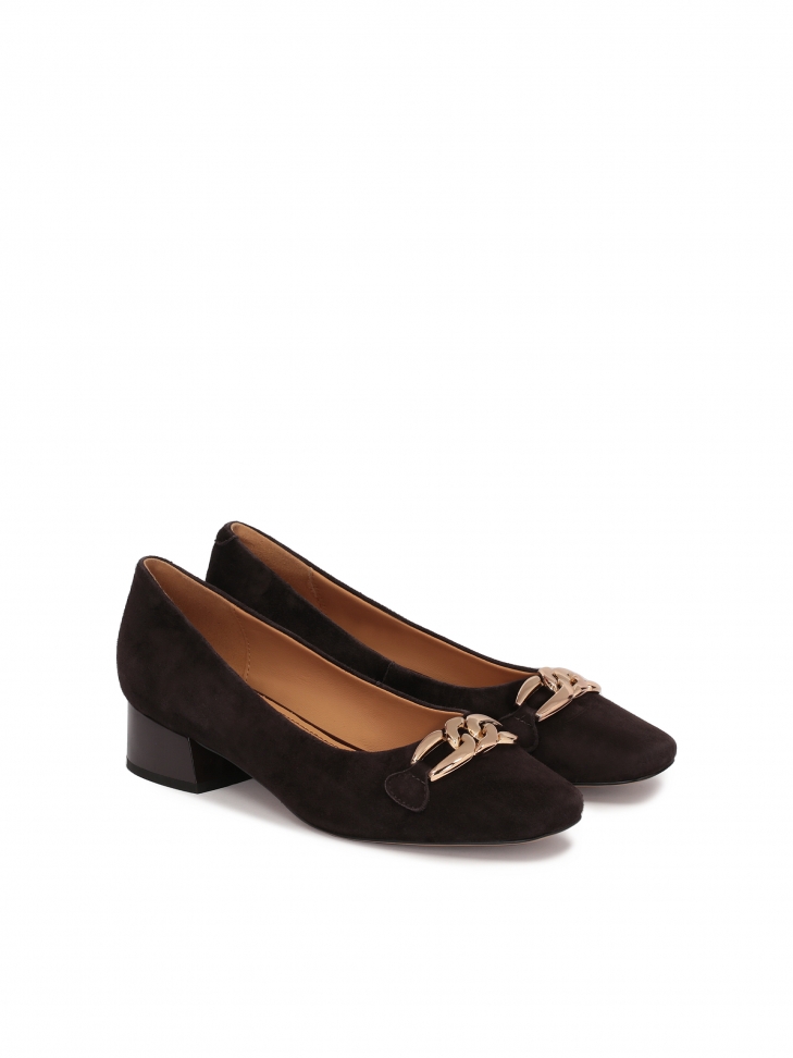 Zamszowe czółenka damskie z ozdobą na przodzie