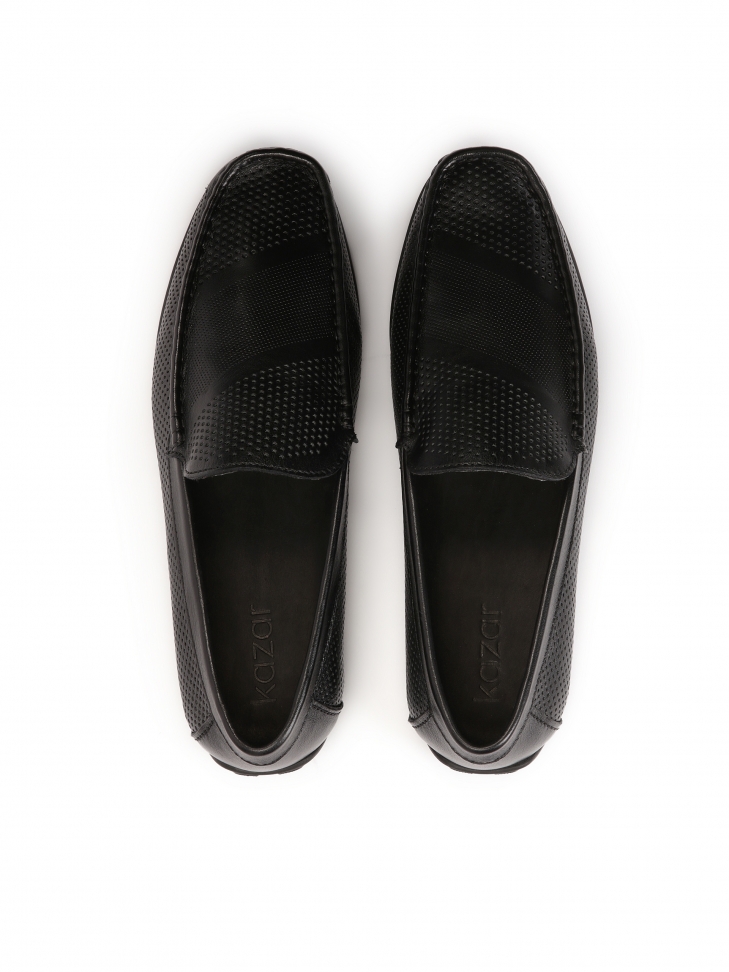 Czarne skórzane mokasyny zdobione perforacją