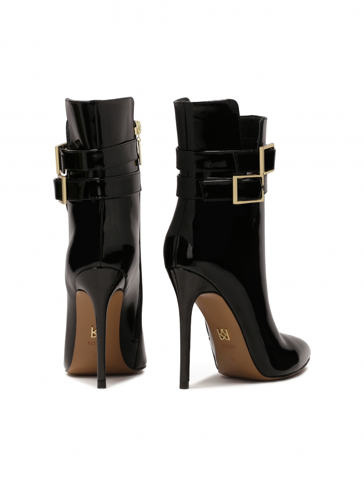 Lakierowane botki z finezyjną cholewką