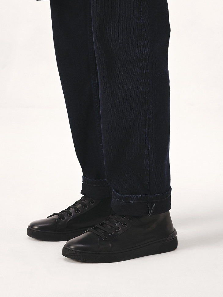 Minimalistyczne sneakersy męskie w czarnym kolorze