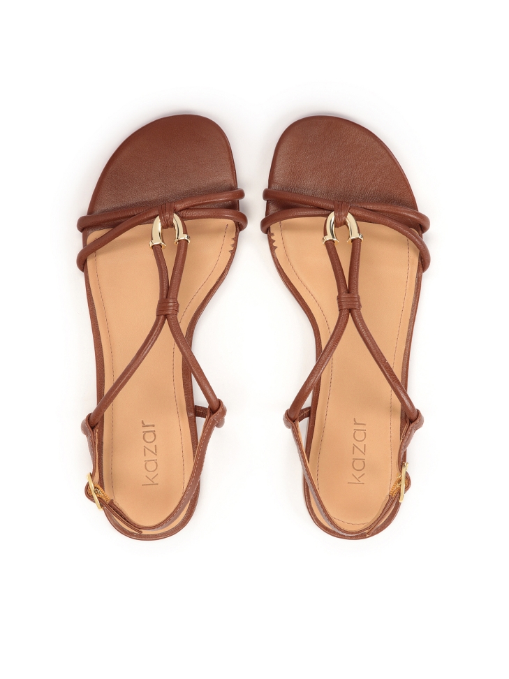 Brązowe płaskie sandały z licowej skóry