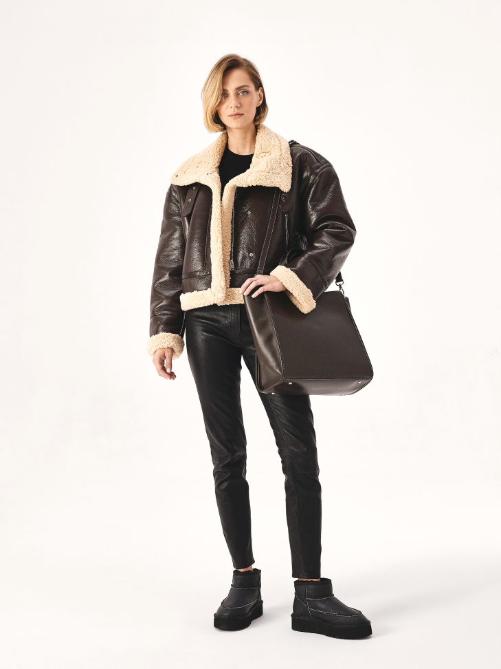 Brązowa minimalistyczna torebka