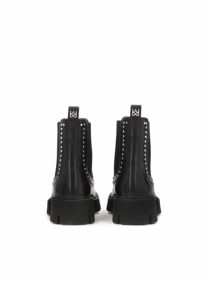 Sztyblety z nitami na grubej podeszwie