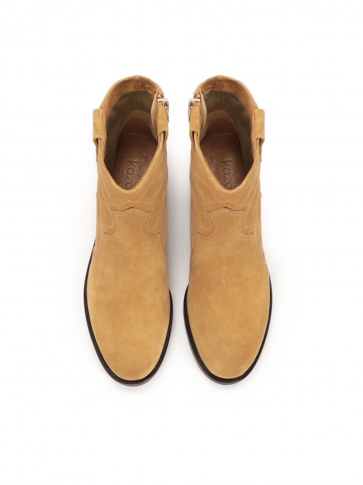 Zamszowe kowbojki w brązowym kolorze