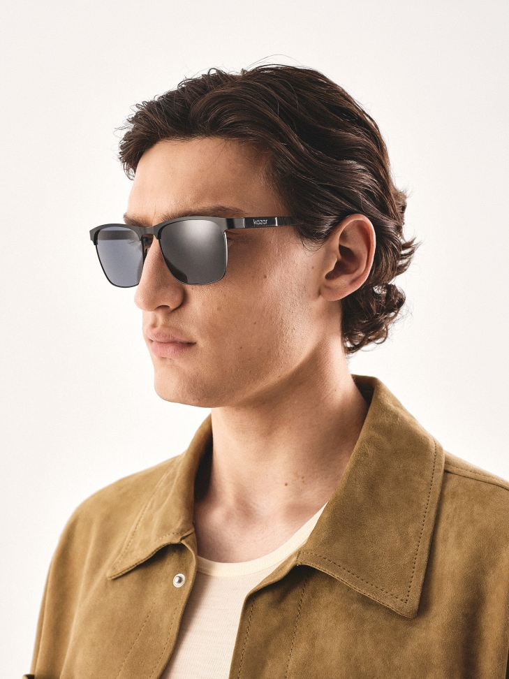 Czarne okulary przeciwsłoneczne