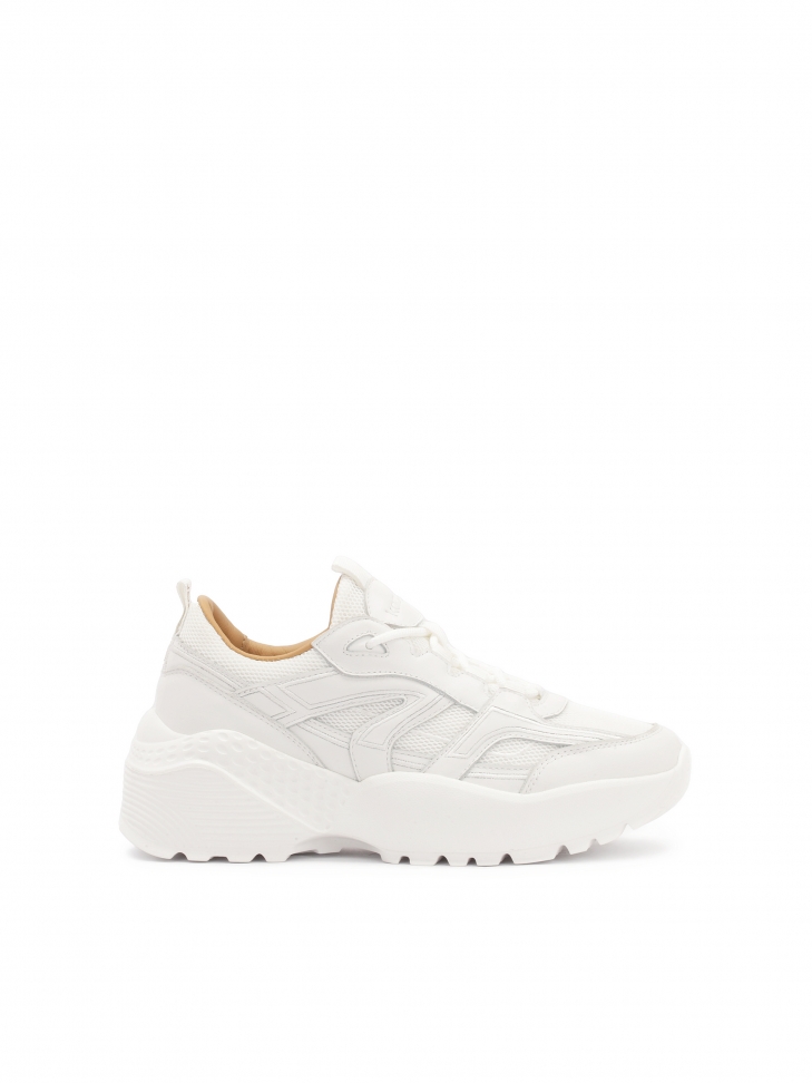 Białe sneakersy na grubej podeszwie