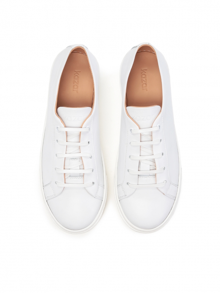 Białe sneakersy damskie