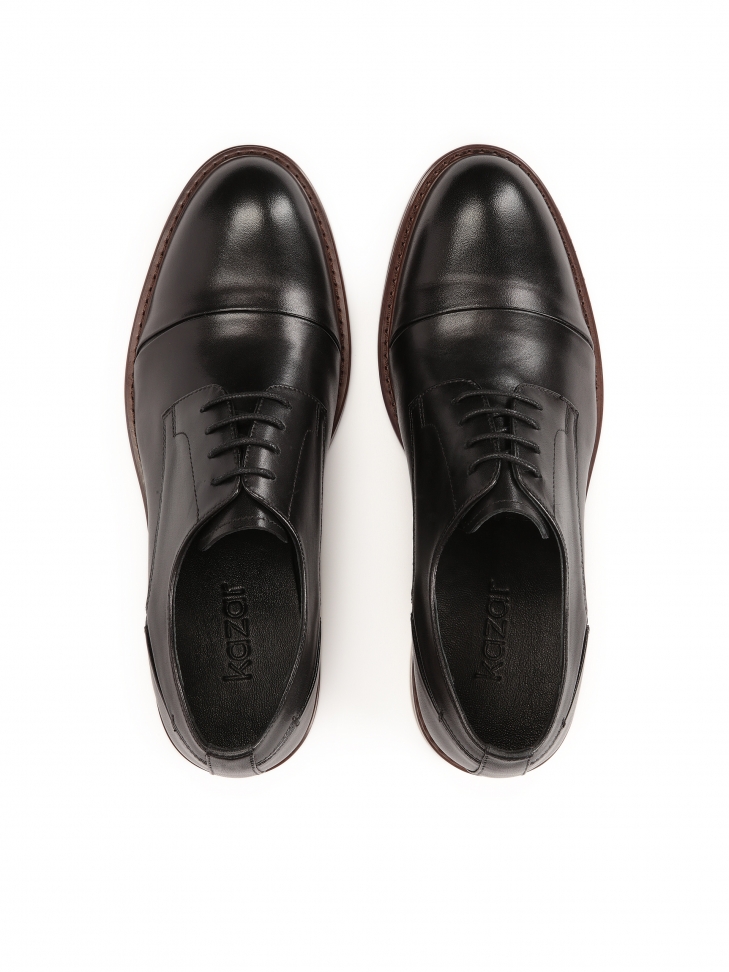 Czarne półbuty z brązową podeszwą