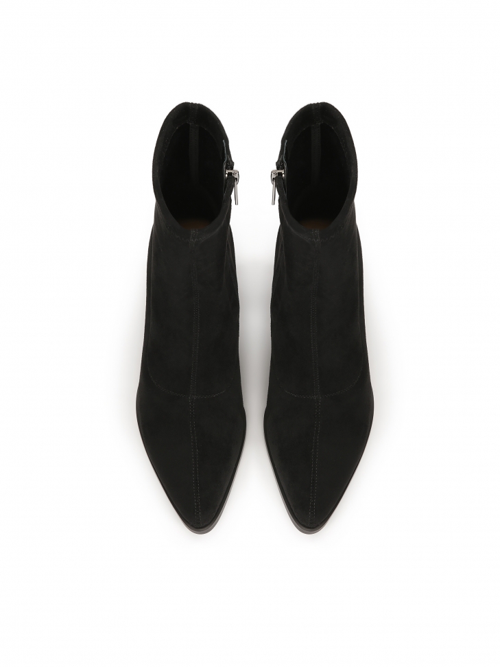 Botki z elastycznej tkaniny na zdobionym obcasie