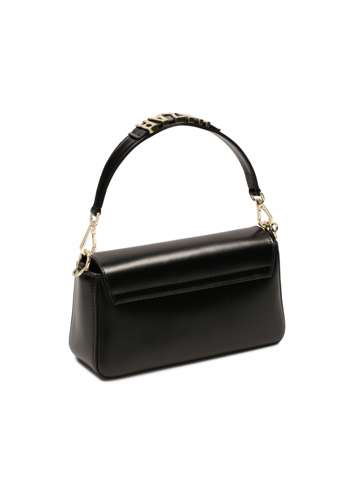 Podłużna mała torebka na pasku z efektownym metalowym detalem