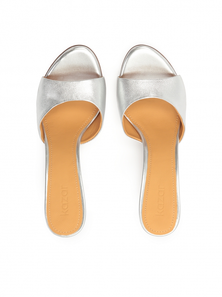 Srebrne klapki na wysokiej szpilce