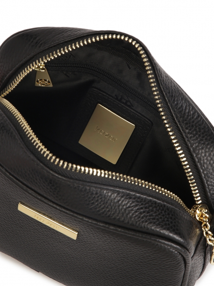 Mała czarna listonoszka z dwoma paskami