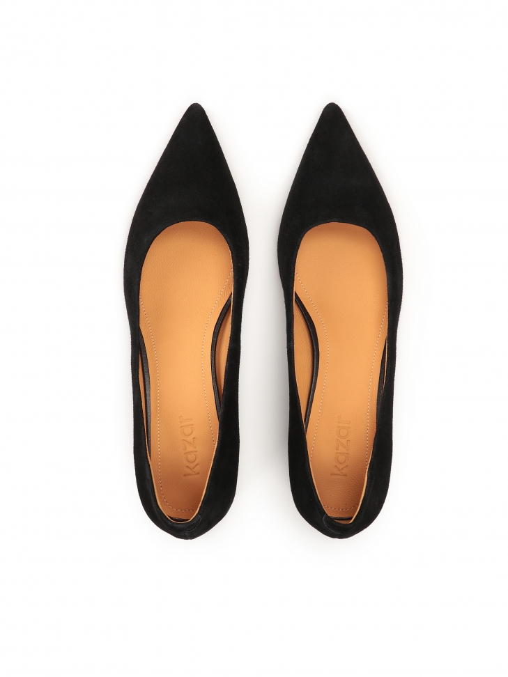 Czarne zamszowe czółenka na niskim obcasie