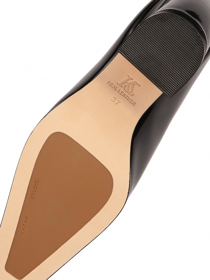 Klapki typu mule z pełnym przodem