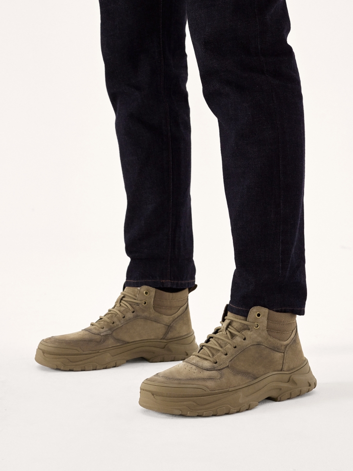 Sneakersy z wysoką cholewką na podwyższonej podeszwie