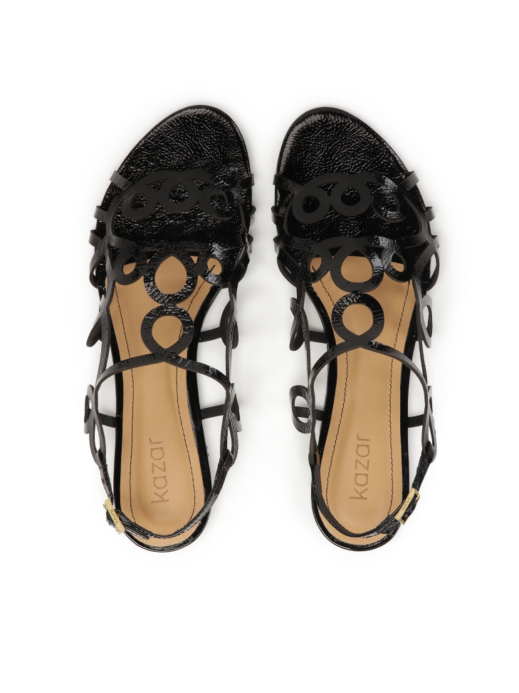 Czarne sandały na płaskiej podeszwie