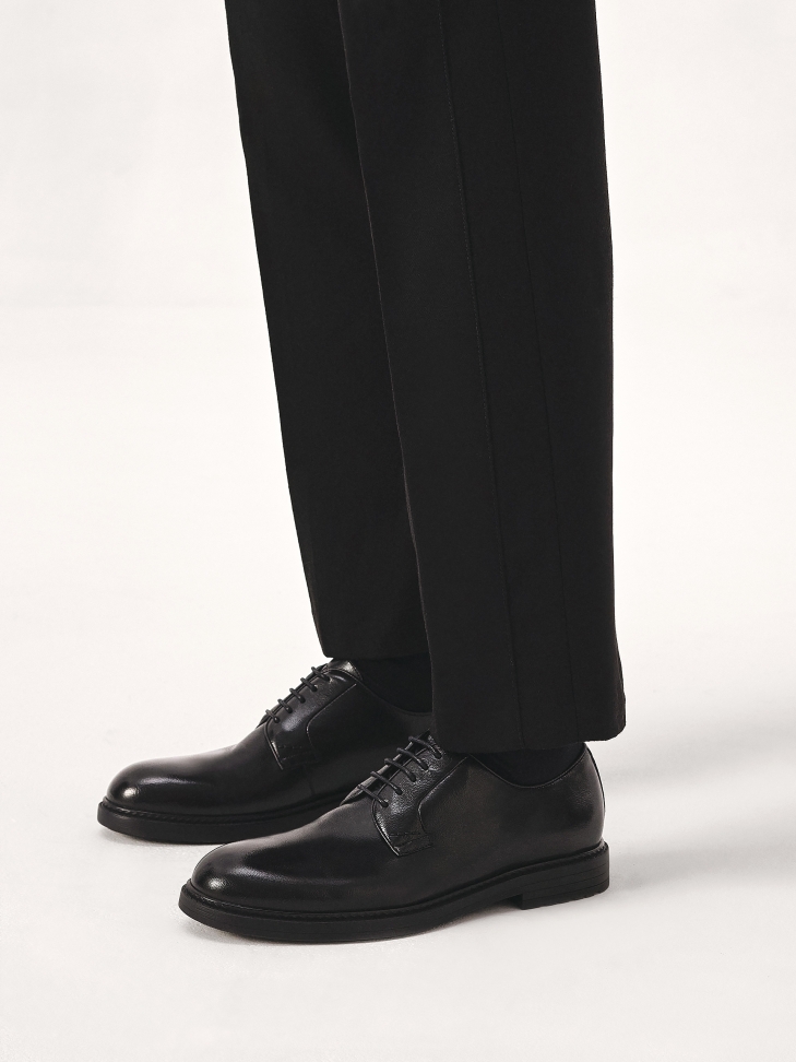 Czarne półbuty z otwartą przyszwą