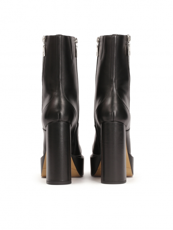 Czarne botki na wysokiej platformie i obcasie