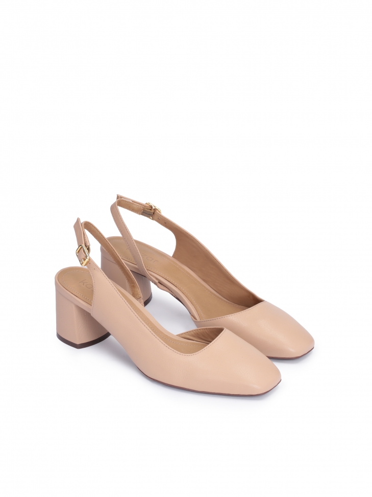 Skórzane beżowe czółenka z odytą piętą i pełnym noskiem