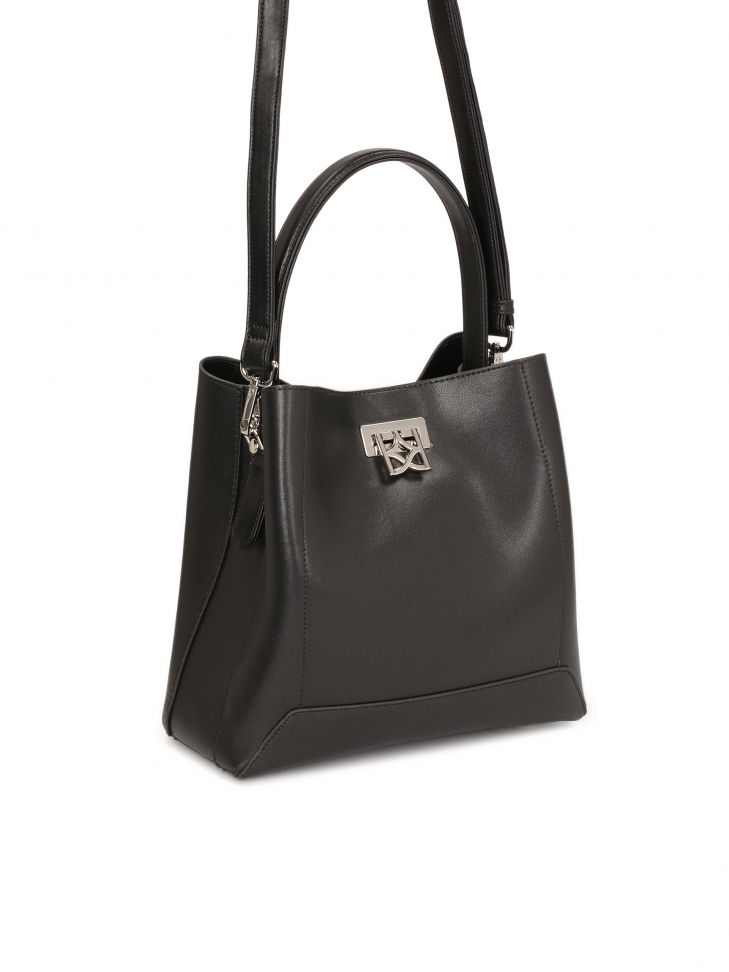 Skórzana czarna torebka z uchwytem do ręki