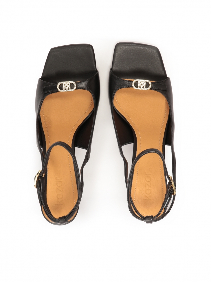 Eleganckie sandały z kwadratowymi noskami