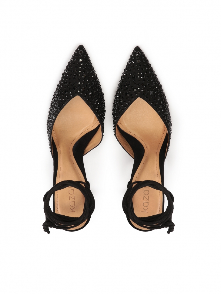 Czarne wiązane czółenka z odytą piętą