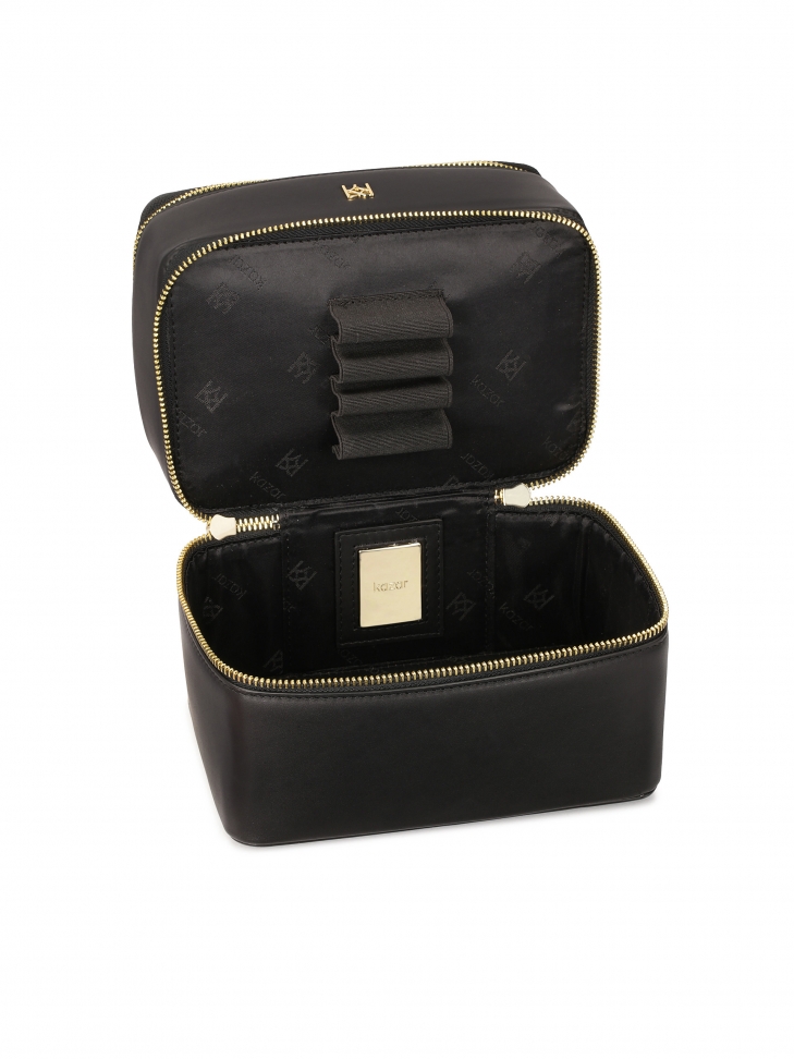 Dwukomorowa kosmetyczka w formie kuferka