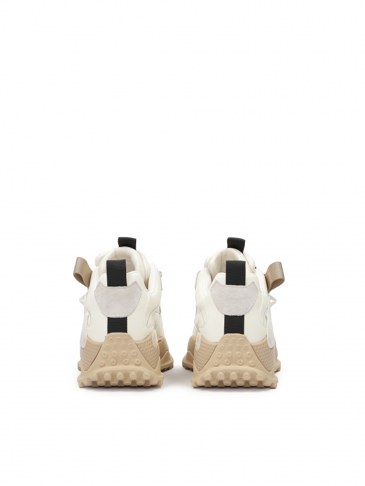 Beżowe sneakersy z łączonych materiałów