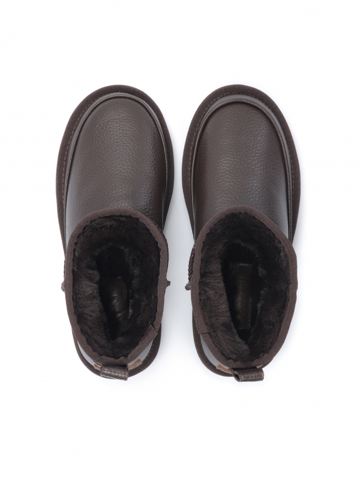 Skórzane śniegowce damskie w ciemnobrązowym kolorze