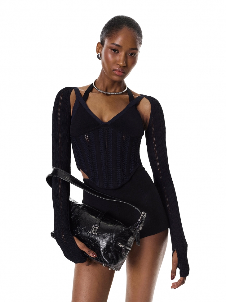 Czarna skórzana torebka na ramię