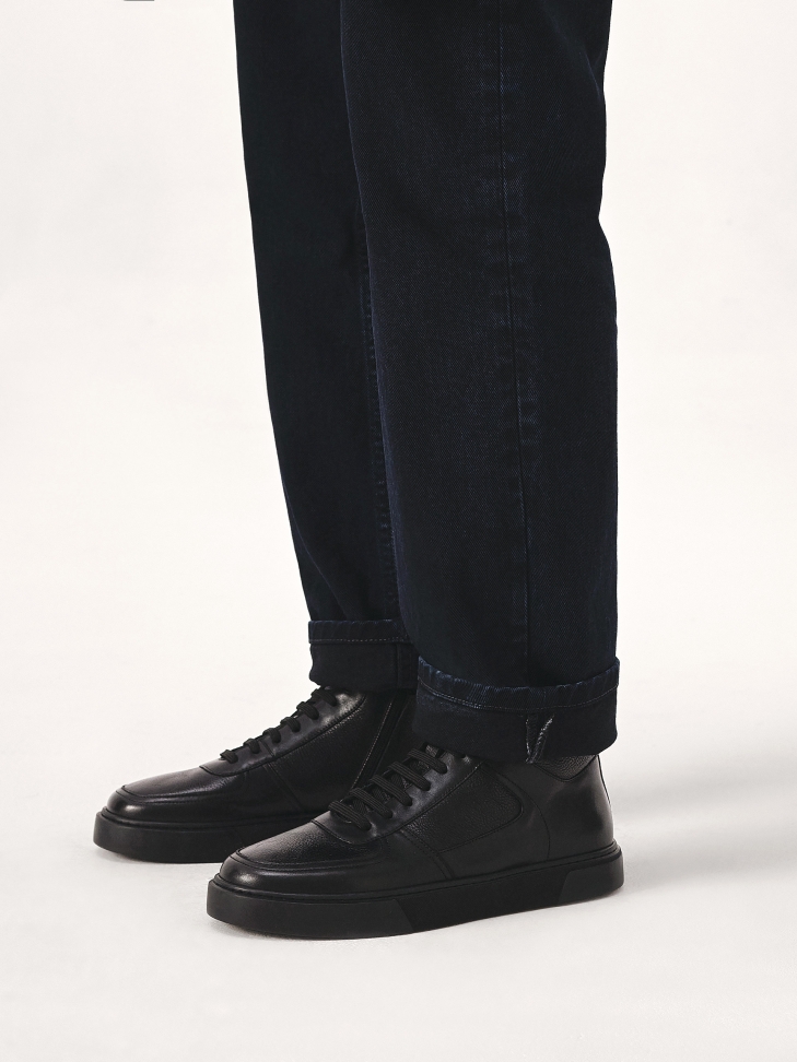 Ocieplane sneakersy męskie w czarnym kolorze